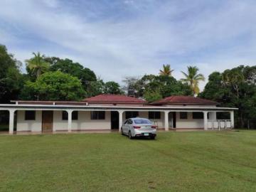 SE VENDE CASA EN RIO HATO