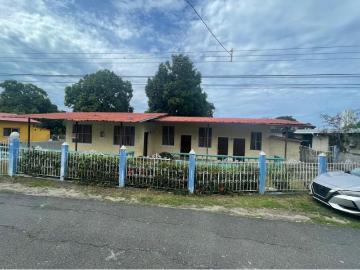 Se vende casa en San Carlos Centro, Panama Oeste
