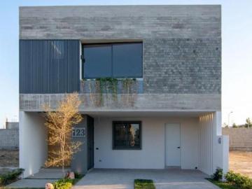 Se vende casa en Solares