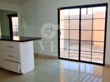 SE VENDE CASA EN TOSCANA RESIDENCIAL CON ALBERCA Y 10 RECÁMARAS
