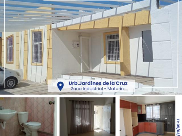SE VENDE CASA EN URB.JARDINES DE LA CRUZ VE12 0001ZI MVIL
