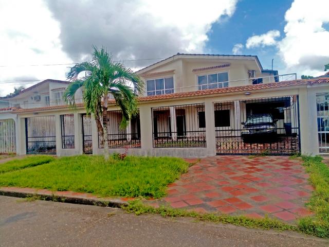 SE VENDE CASA EN URB. LA FLORESTA VE02 639SJ JP