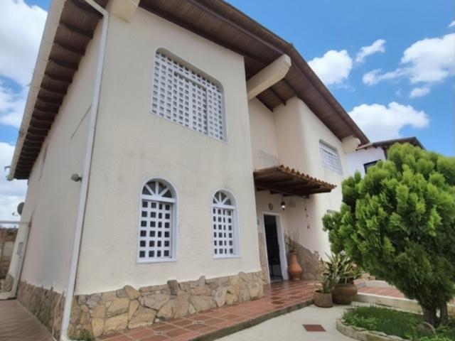 Se Vende Casa en Urb Parque El Retiro San Antonio de Los Altos