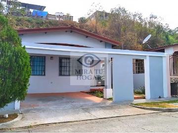 Se Vende Casa en Urbanización Brisas del Golf