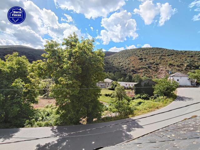 SE VENDE CASA EN VEGA DE YERES