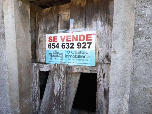 Se vende casa en Velouzás