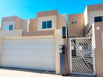 Casa en Villas Residencial del Rey, Ensenada, Baja California