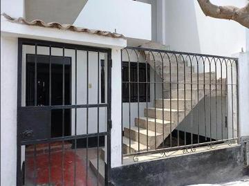 Se vende casa en villa el salvador a una cuadra de la av talara