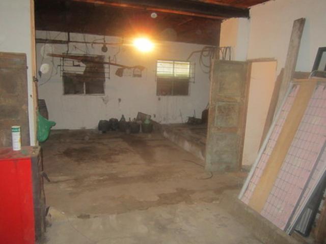 SE VENDE CASA EN VILLAMAÑAN, CON CALEFACCIÓN, GARAJE Y PATIO