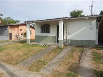 SE VENDE CASA en Villas de La Siesta, recién remodelada, CODCA