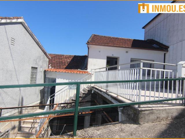 SE VENDE CASA EN XENDIVE LOBIOS
