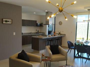 Se Vende Casa en ZIBATA, Alberca, 3 Rec?maras, una en PB, 2.5 Ba?os.