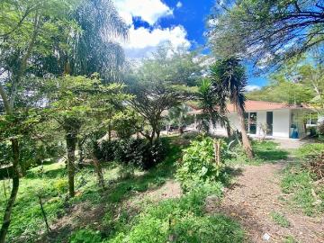 Se Vende Casa en Zona Rural, en la Montaña y Frente al río en Yunguilla