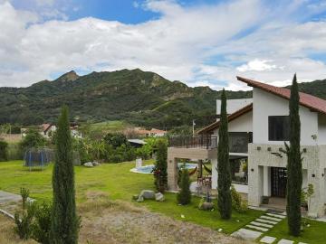 Se Vende Casa en Zona Rural y en la Montaña en Vilcabamba