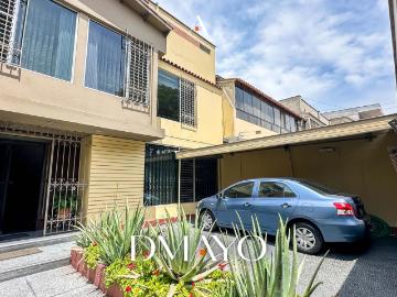 Se vende casa funcional frente a parque y cerca de colegios Trener, Casuarinas e Inmaculada Jesuitas