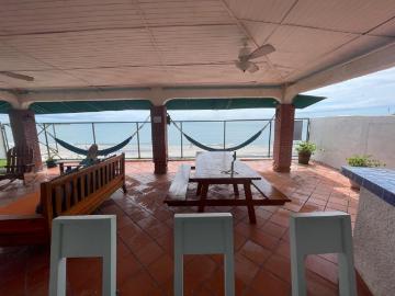 Se vende casa frente al mar en Farallón, Río Hato