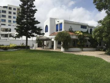 Se Vende Casa Frente al Mar en La Milina
