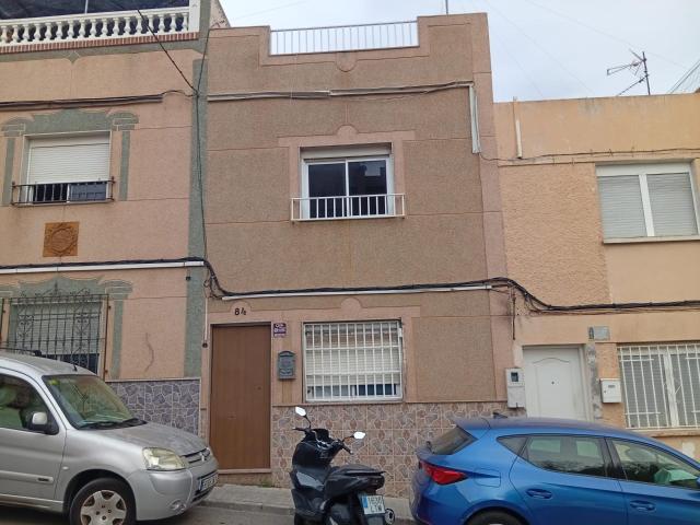 Se vende Casa Independiente en Almería