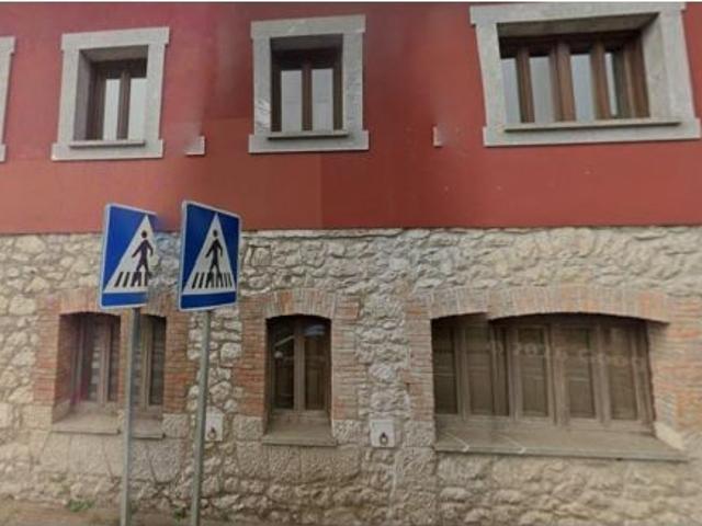 Se vende casa independiente OKUPADA en Lugar Villar 43 de Onís, Asturias