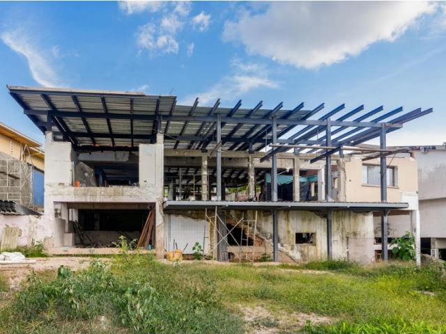 Se vende casa para terminar 4h+2s+ch/7p Colinas de Bello Monte