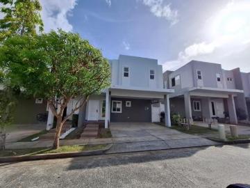 SE VENDE CASA PH VICTORIA EN BRISAS DEL GOLF, COD CA