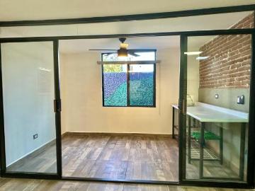 SE VENDE CASA REMODELADA COMPLETAMENTE PARA OFICINA COL JESUS GARCIA