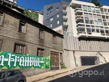 Se vende casa ubicado en avenida Francia 1001 | 4 Dormitorios por 140000. 00 en Valparaíso