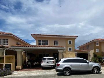 Se vende casa unifamiliar Ph Villa Alta Brisas del Golf