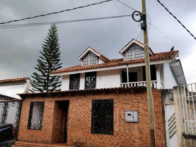 Casa en Venta: Urb. Club de Campo
