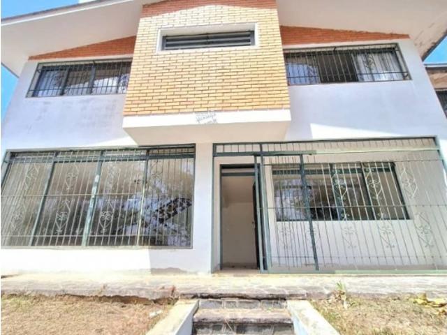 Se Vende Casa Urb Los Castores Para Remodelar