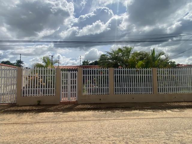 SE VENDE CASA URBANIZACION LOS PINOS VE45 243SJG DVAR EQUI