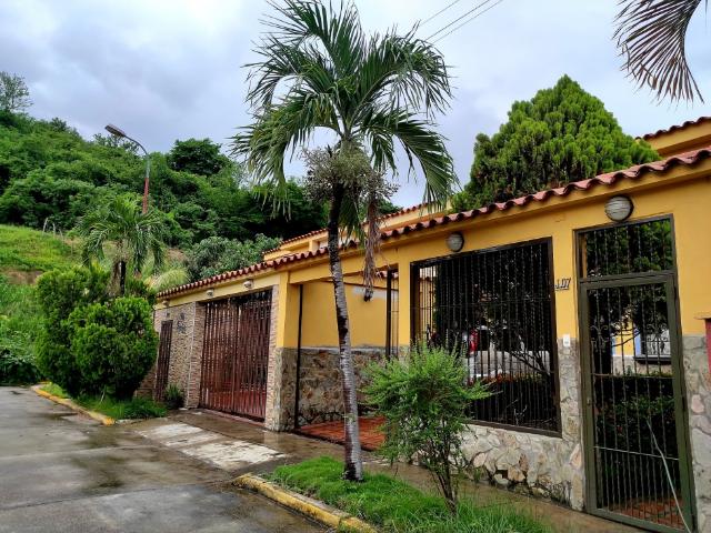 Se vende casa 180m2 Las Rosas Guatire 4181