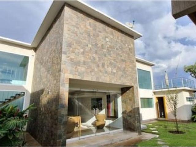Se vende casa 1.600m2 terreno 10h+6b+20p Cumbres de Curumo RG