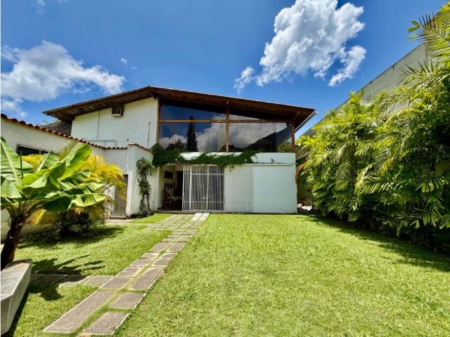 Se vende casa 1.860m2 La Castellana