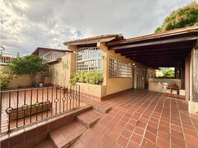 Se vende casa 250 m² 3h+s/3.5b+s/2p Santa Cecilia