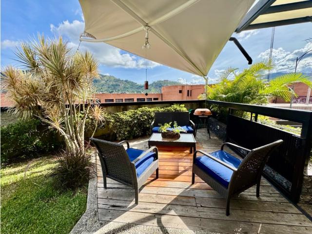 Se vende casa 277m2 4h+s/4b/3p Lomas de la Trinidad