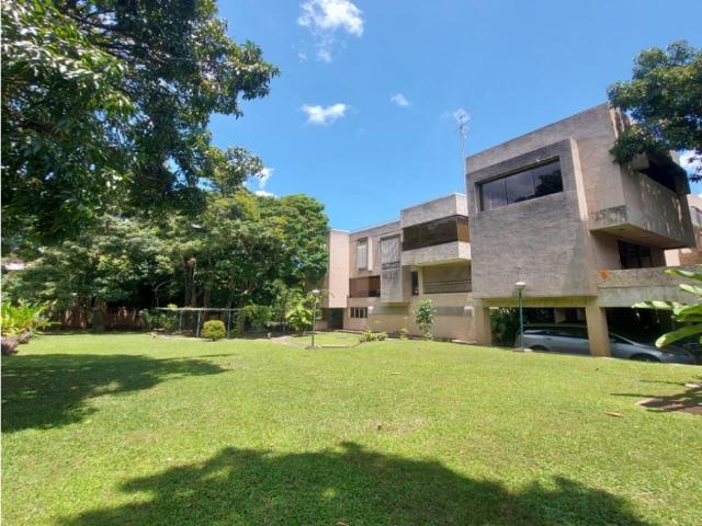 Se vende Casa 3719m² 8h+1s/10b+1s/12p, Los Chorros