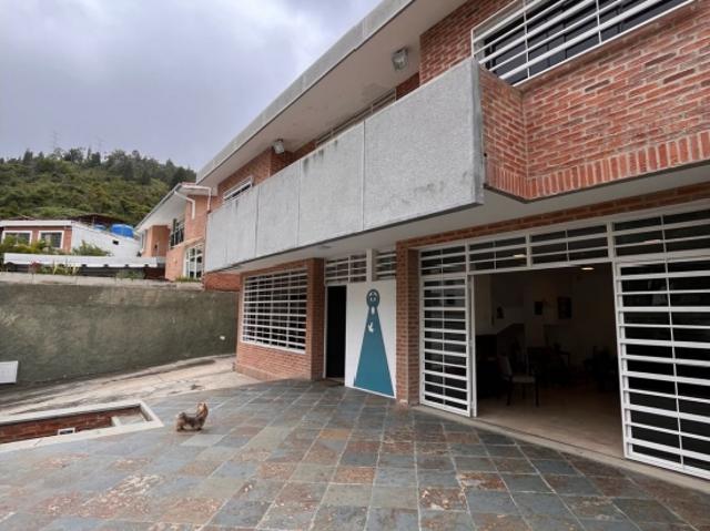 Se vende casa 382m2 La Trinidad 7967