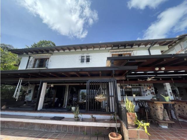 Se vende casa 385m2 Alto Hatillo 8318