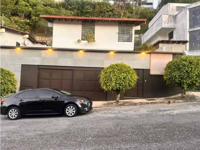 Se vende Casa 300m2 Urb. Los naranjos del cafetal