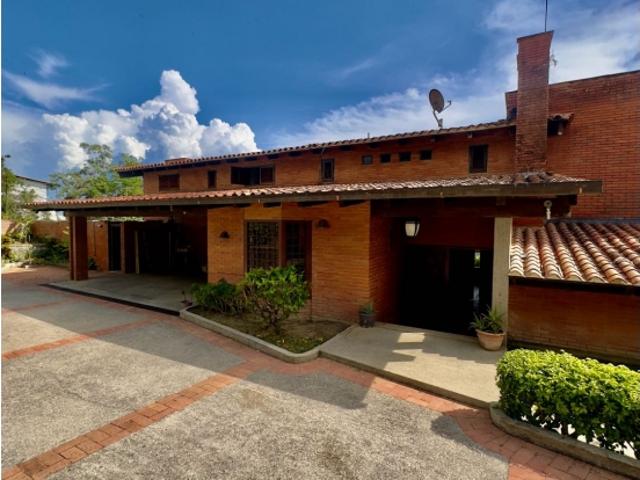 Se vende casa 420m Alto Hatillo 8939