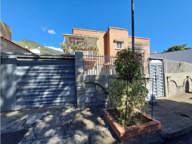 Se vende casa 434m2 San Bernardino 7826