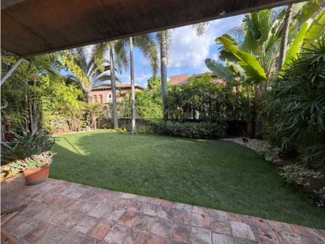 Se vende casa 573m² 3h+s/4b+s/4p La Floresta