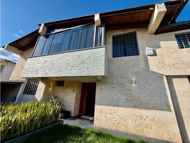 Se vende casa 580m2 4h+s+ch/8b/3p El Cafetal