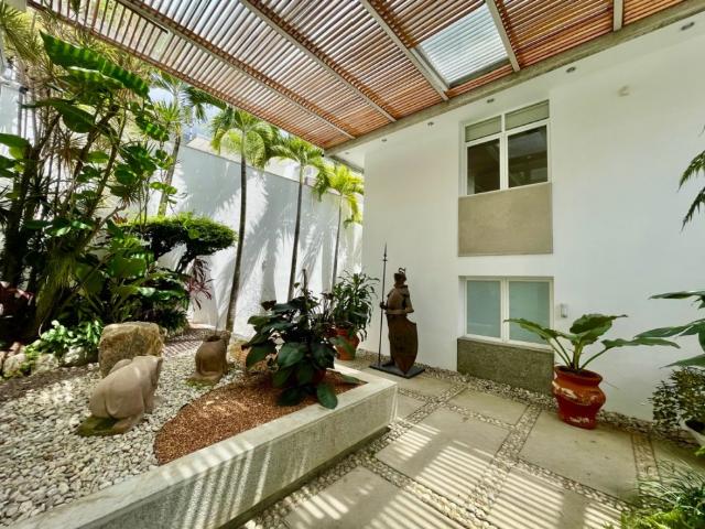 Se vende casa 550m2C Altamira 3294