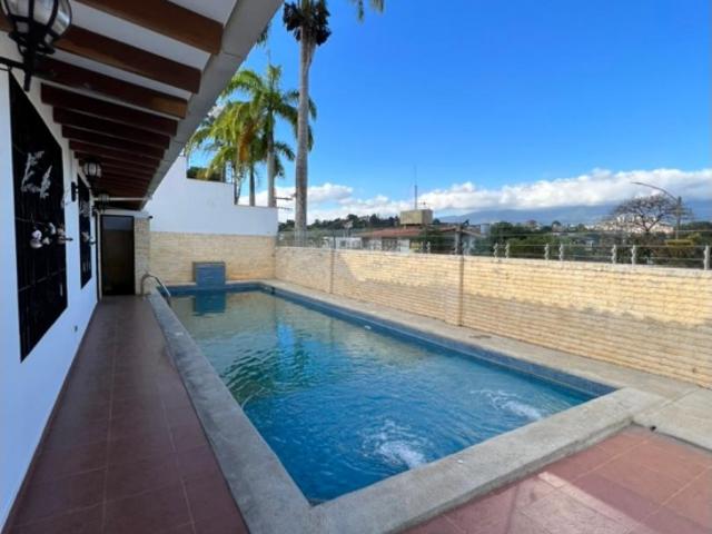 Se vende casa 500m2 La Trinidad 4696