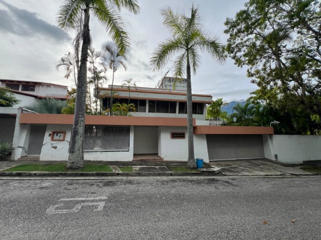 Se vende casa 708m² 5h+s/4b+s/4p Caurimare