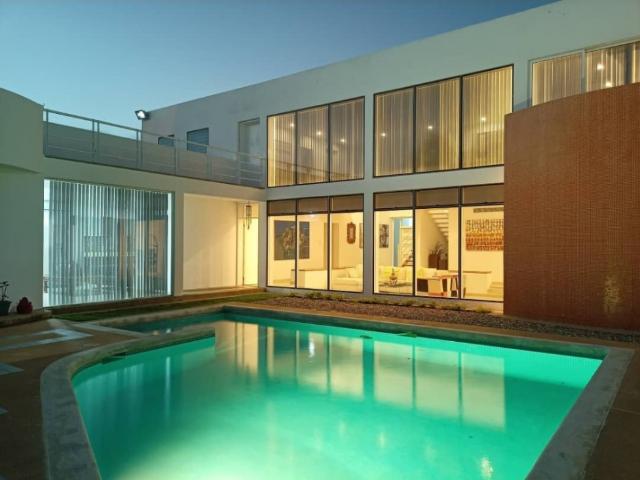 Se vende casa 850m² 5h+1s/6b+1s/4e Nueva Esparta