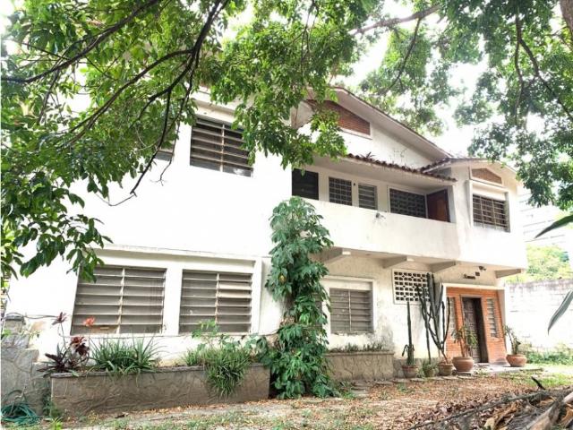 Se vende Casa 878,31m² 12h/10b/4p, La Floresta