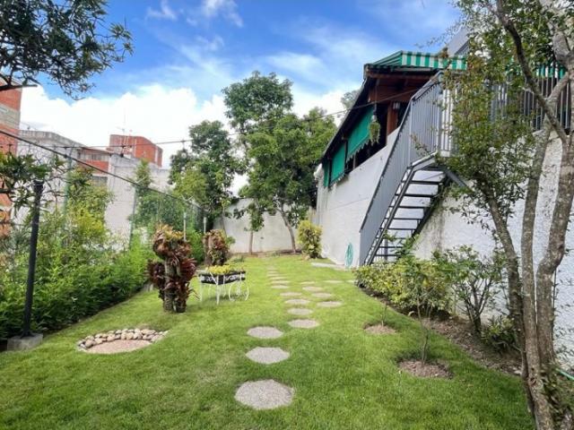 Se vende Casa 920m² 4h+1s/6b+1s/4p, Cumbres de Curumo
